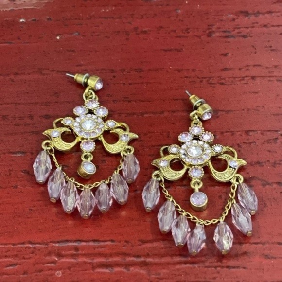 VTG Fashion Jewelry Gold Tone Purple Rhinestone Beaded Dangle Earrings # 220 - Picture 1 of 5